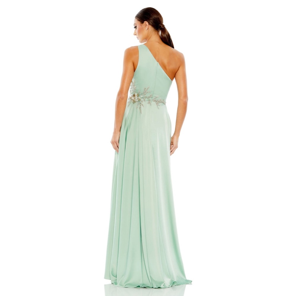 Mac Duggal Embellished One Shoulder Asymmetrical Gown Size 8 NWOT - Picture 2 of 6